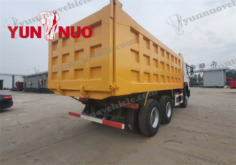 Shandong Yunnuo's used Howo dump truck is shipped