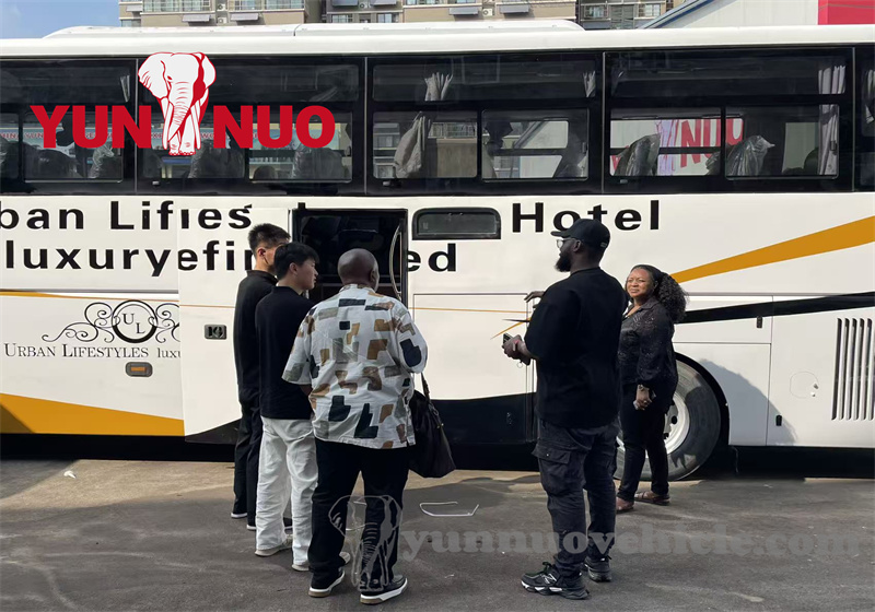 The Zimbabwean customer visited Shandong Yunnuo for a return trip to inspect the vehicles The Zimbabwean customer visited Shandong Yunnuo for a return trip to inspect the vehicles