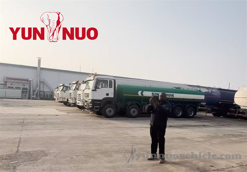 A Chadian customer comes to purchase a SHACMAN tipper truck