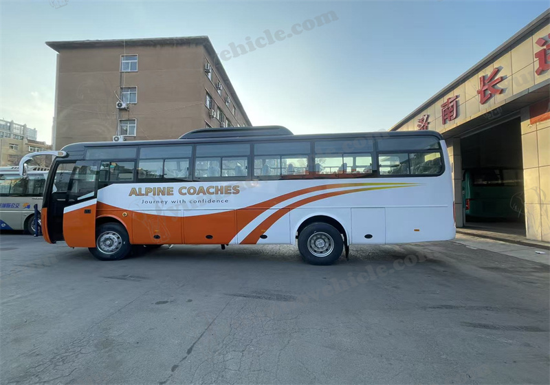 Model: Yutong ZK 6112D