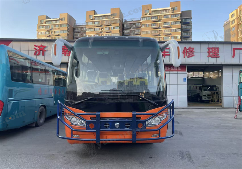 Model: Yutong ZK 6112D