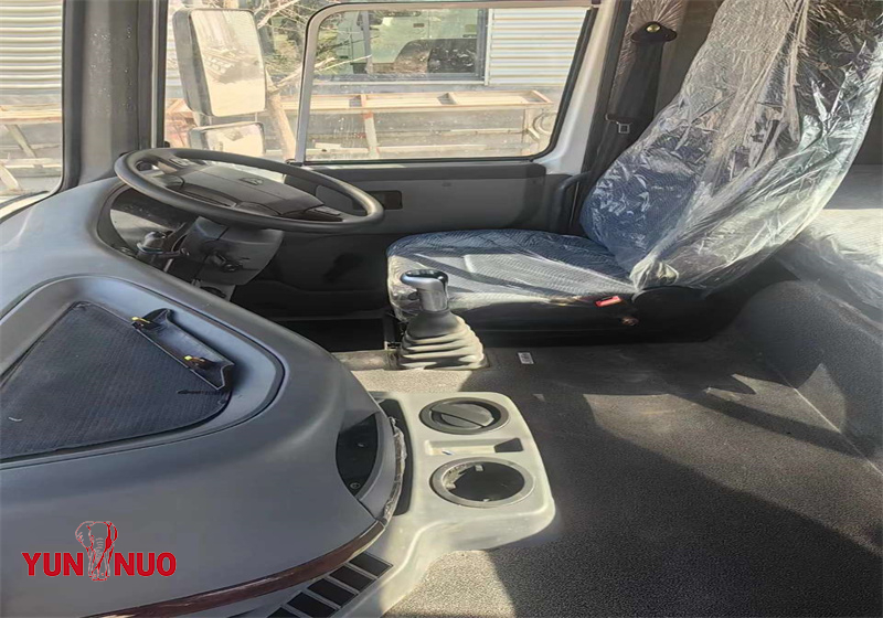 HOWO Used Tractor 371HP