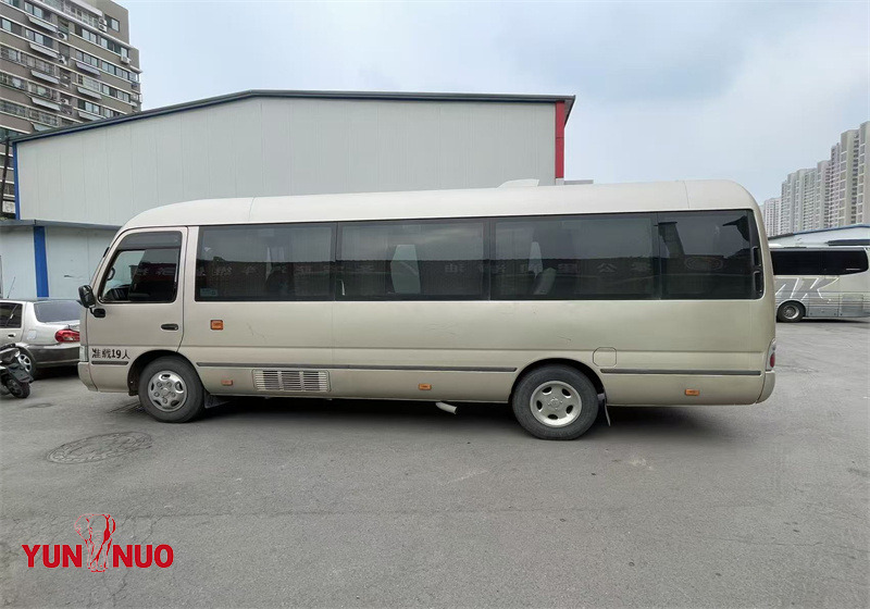 Used Toyota Coaster bus 19seats 