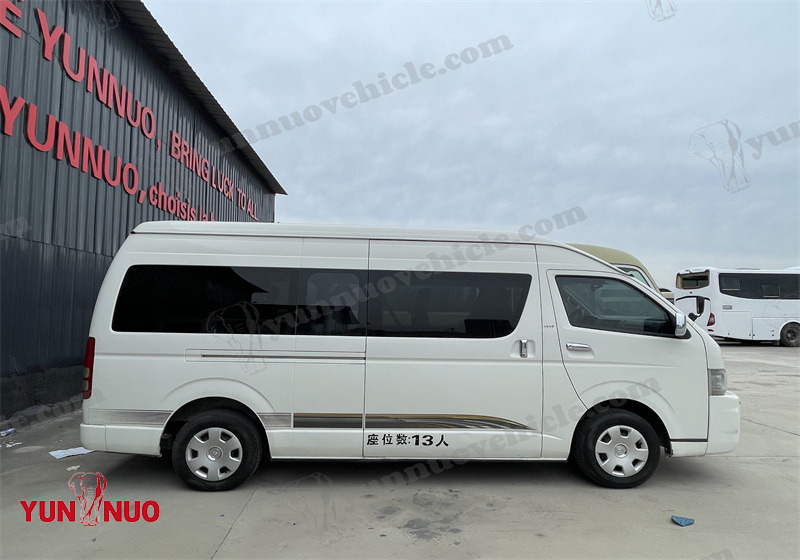 Model Toyota hiace (2TR)