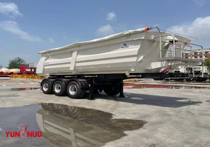 Rear tipper trailer