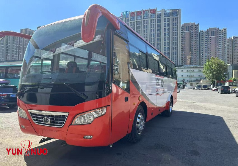 China Yutong used bus.ZK6932D. Front engine 52seats 