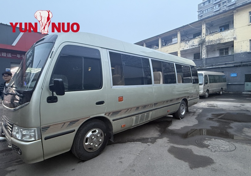 Usd Toyota coaster bus 29seats 