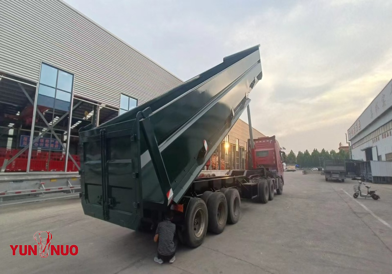 Rear tipper trailer