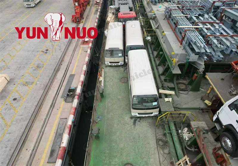 Yunnuo's Used Buses and Trucks Ready for Shipment to West Africa副本1.jpg
