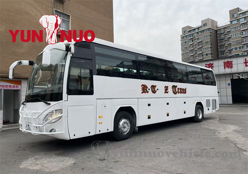 The customized Yutong buses for the Malian customer have been renovated and shipped to the port