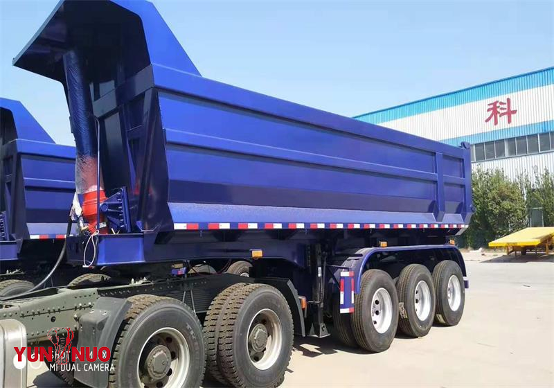 Rear tipper trailer