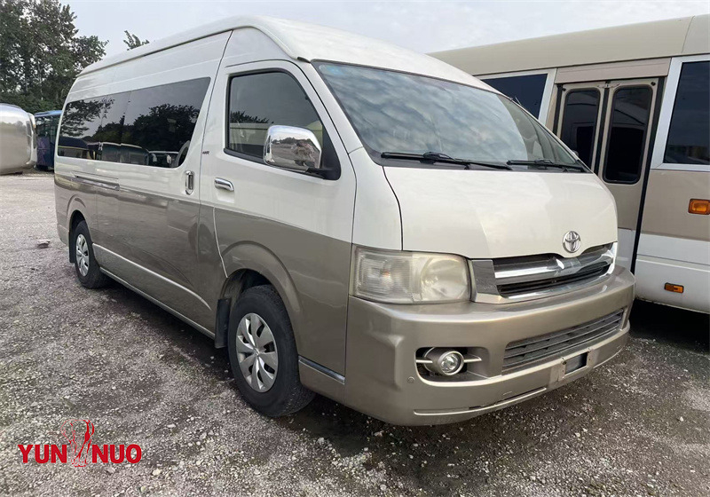 Toyota Hiace (2TR)
