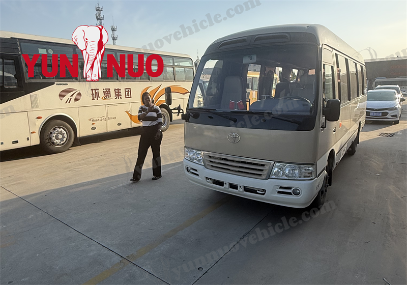 Sierra Leone client ordered two used 3RZ Toyota Coasters副本.png