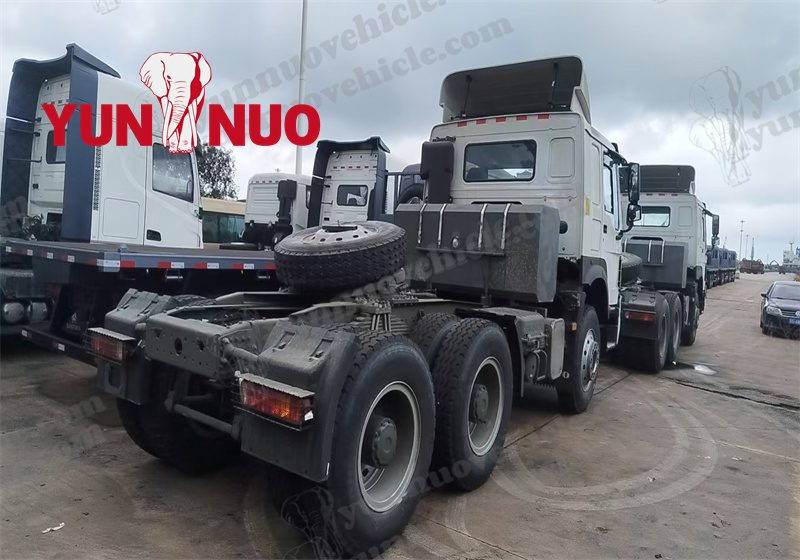 Sinotruk ordered by the Angolan customer has arrived at the port