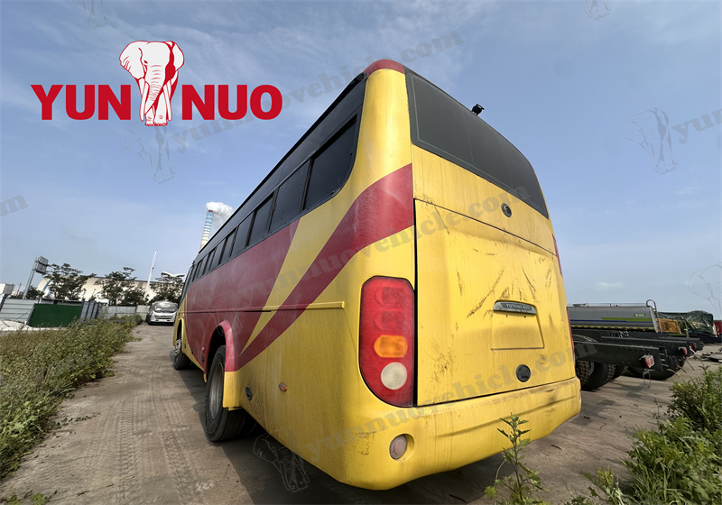 Custom Yutong coach for our Zimbabwe customer has safely reached the port副本.jpg