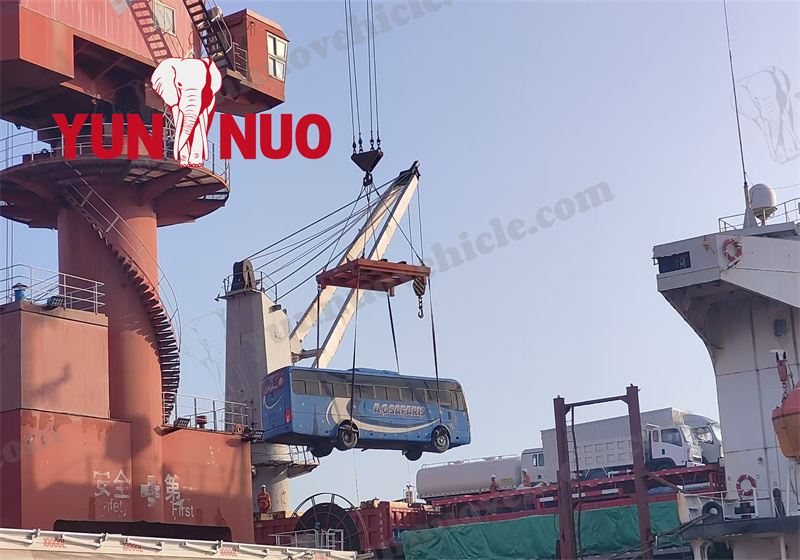  Yutong ZK6102D buses tailored for Africa副本1.jpg